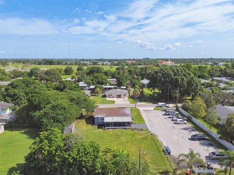 A home in PALMETTO