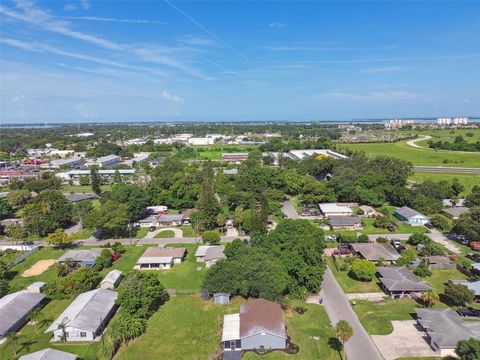 A home in PALMETTO