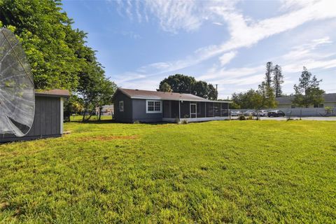 A home in PALMETTO