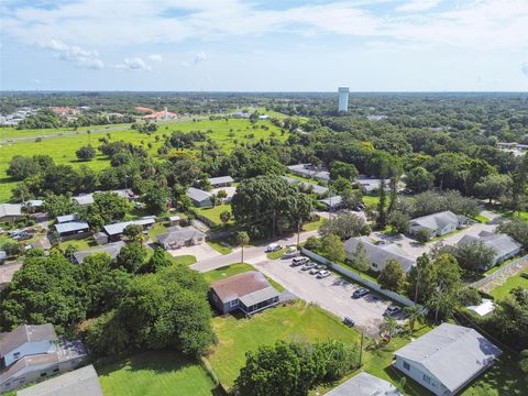 A home in PALMETTO