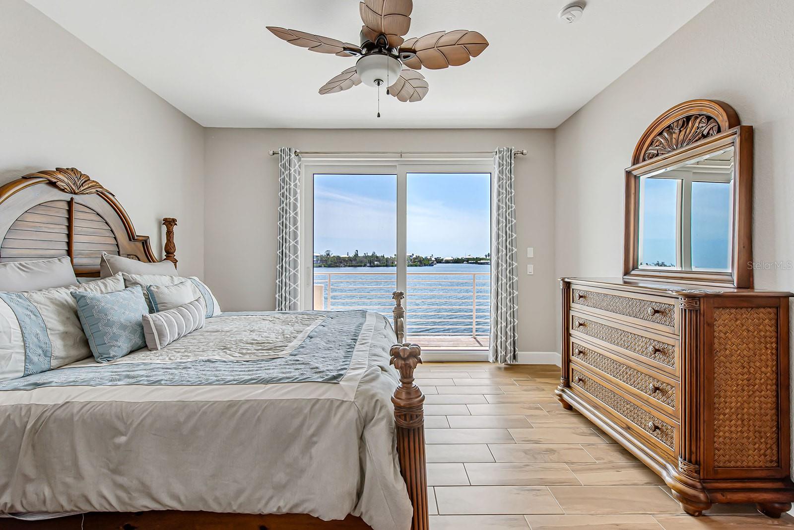 CAPE HAZE MARINA VILLAGE PH - Residential