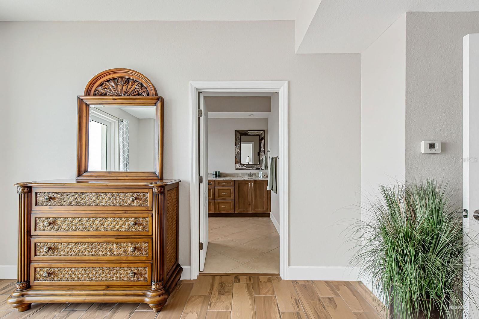 CAPE HAZE MARINA VILLAGE PH - Residential