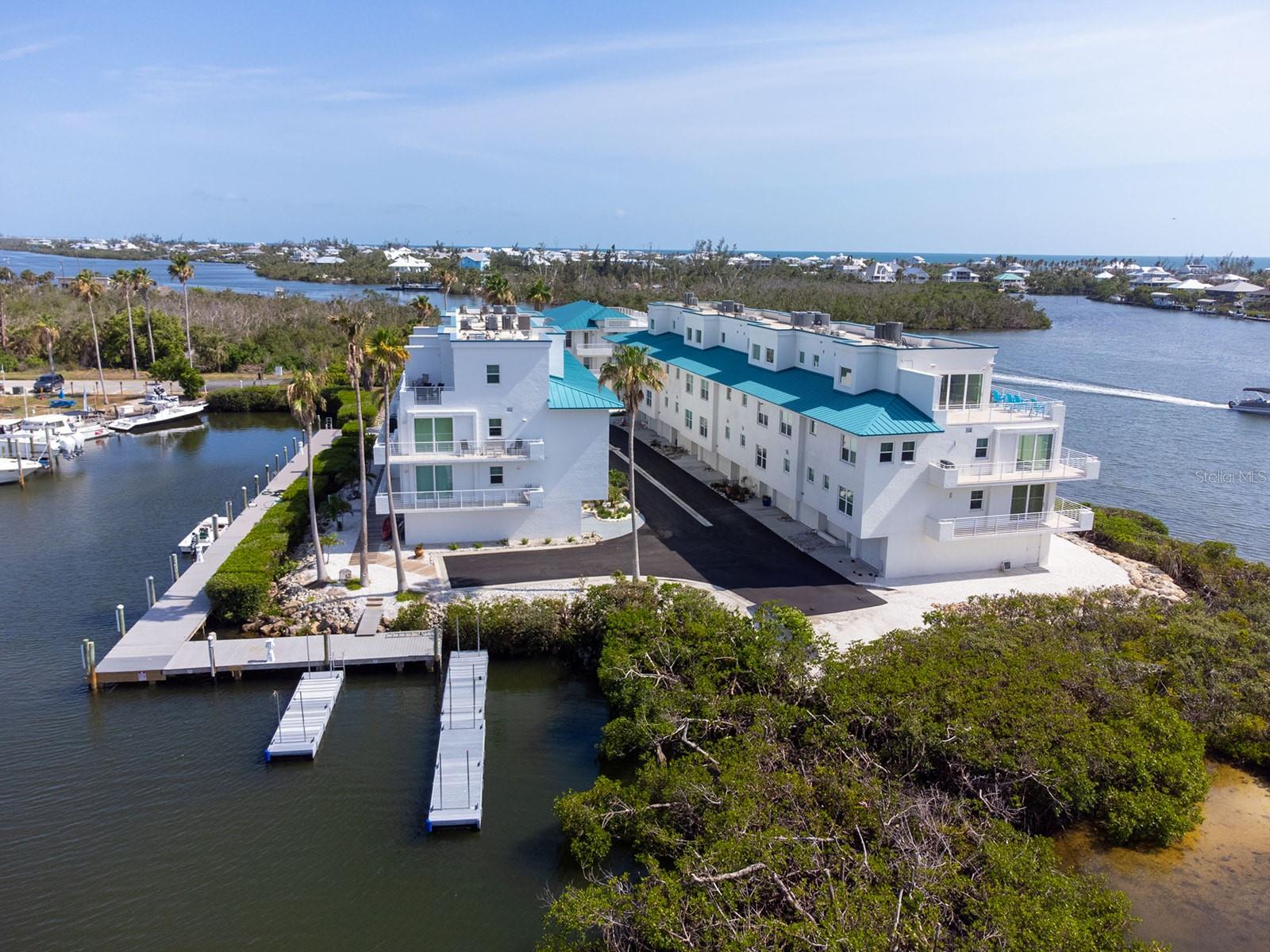 CAPE HAZE MARINA VILLAGE PH - Residential