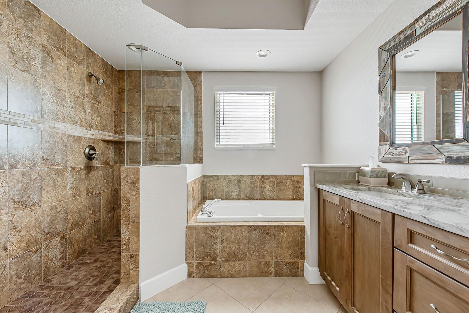 CAPE HAZE MARINA VILLAGE PH - Residential