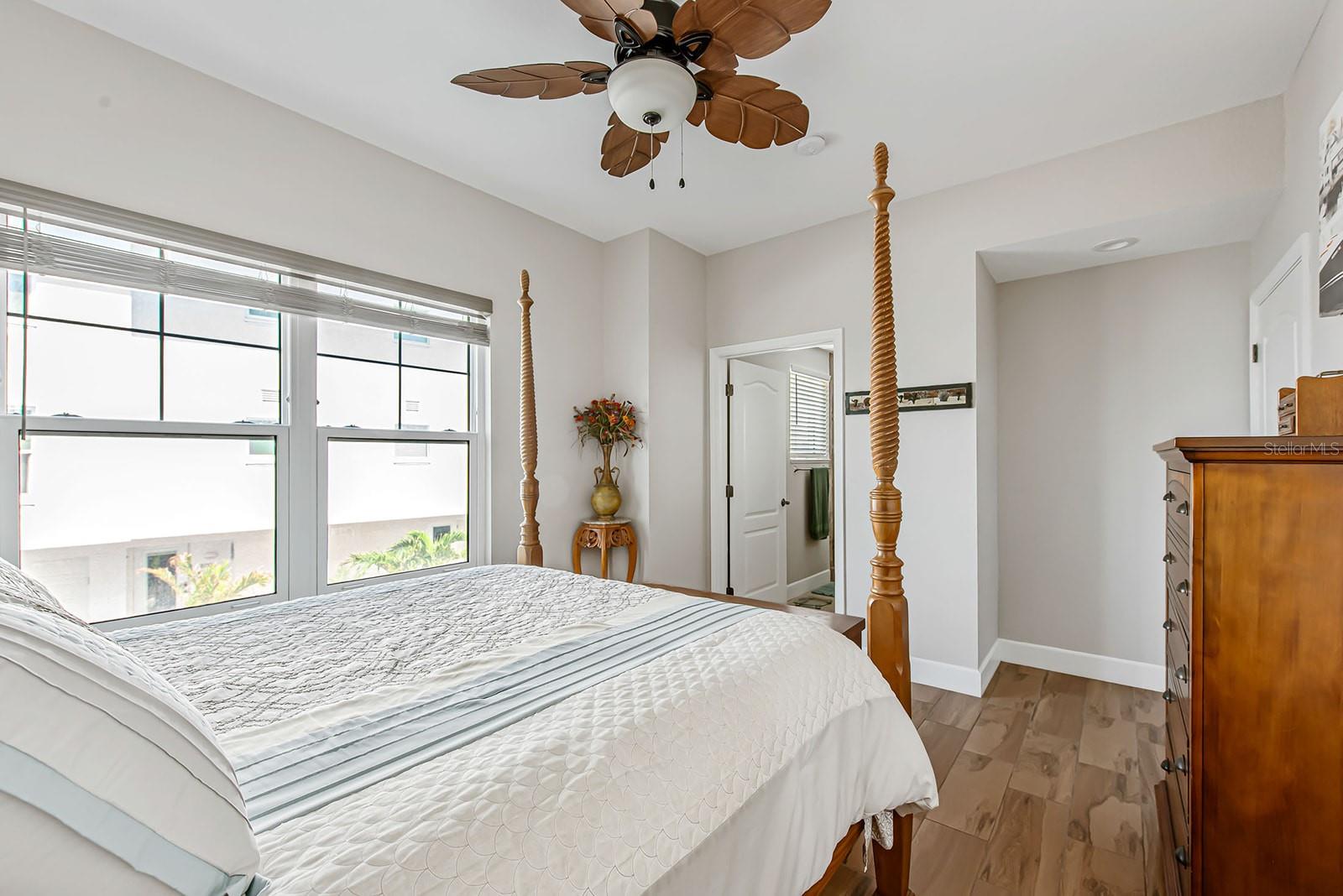 CAPE HAZE MARINA VILLAGE PH - Residential