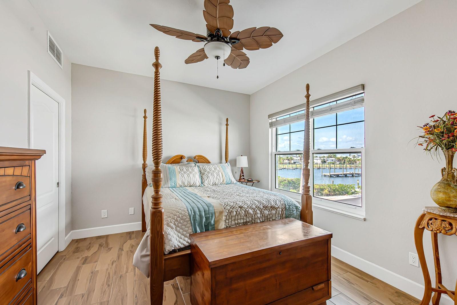 CAPE HAZE MARINA VILLAGE PH - Residential