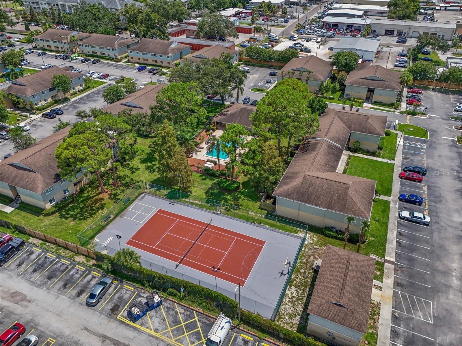 THE HAMPTONS AT BRANDON A CONDO - Residential