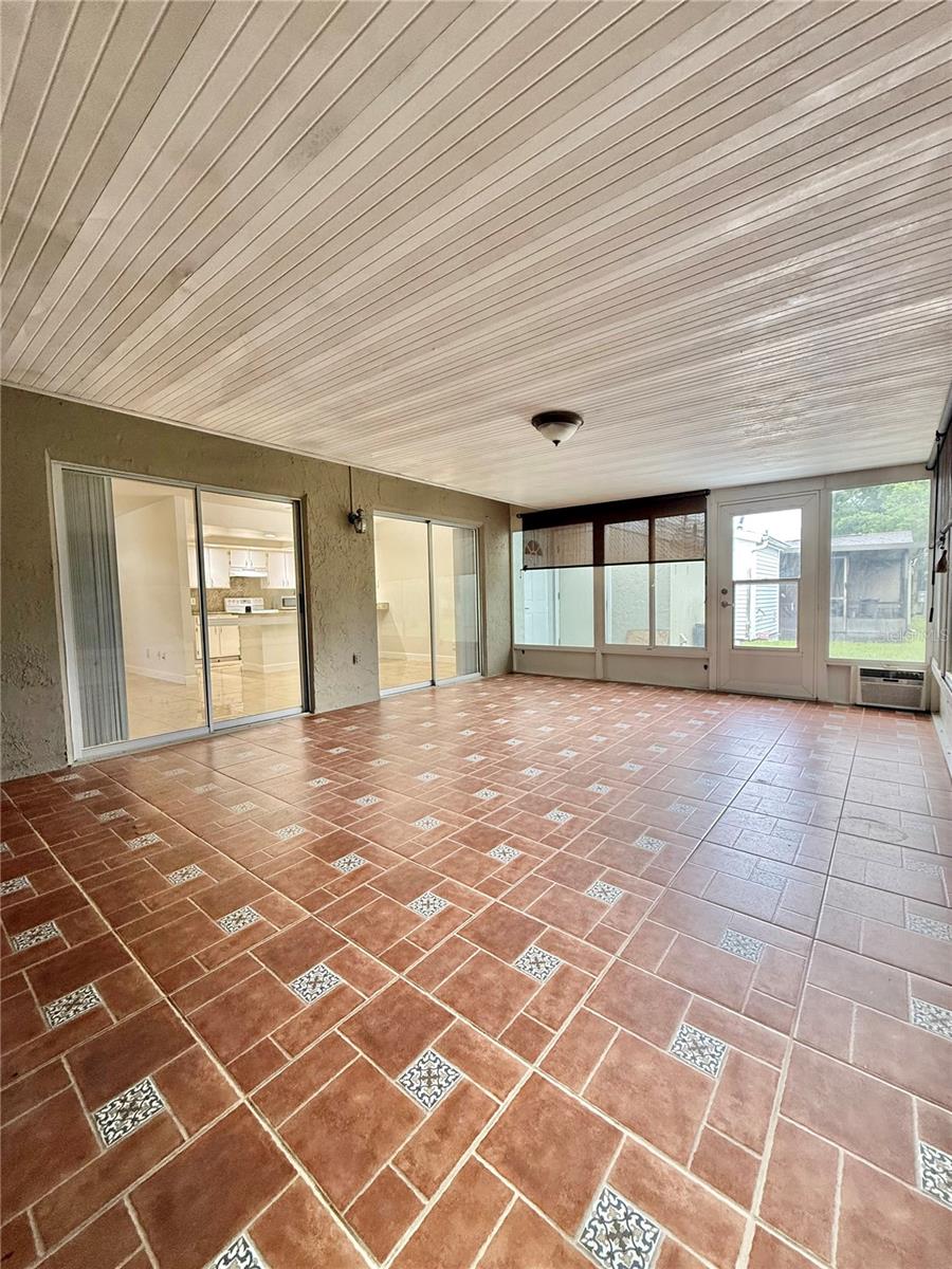 LAKE RIDGE VILLAGE - Residential
