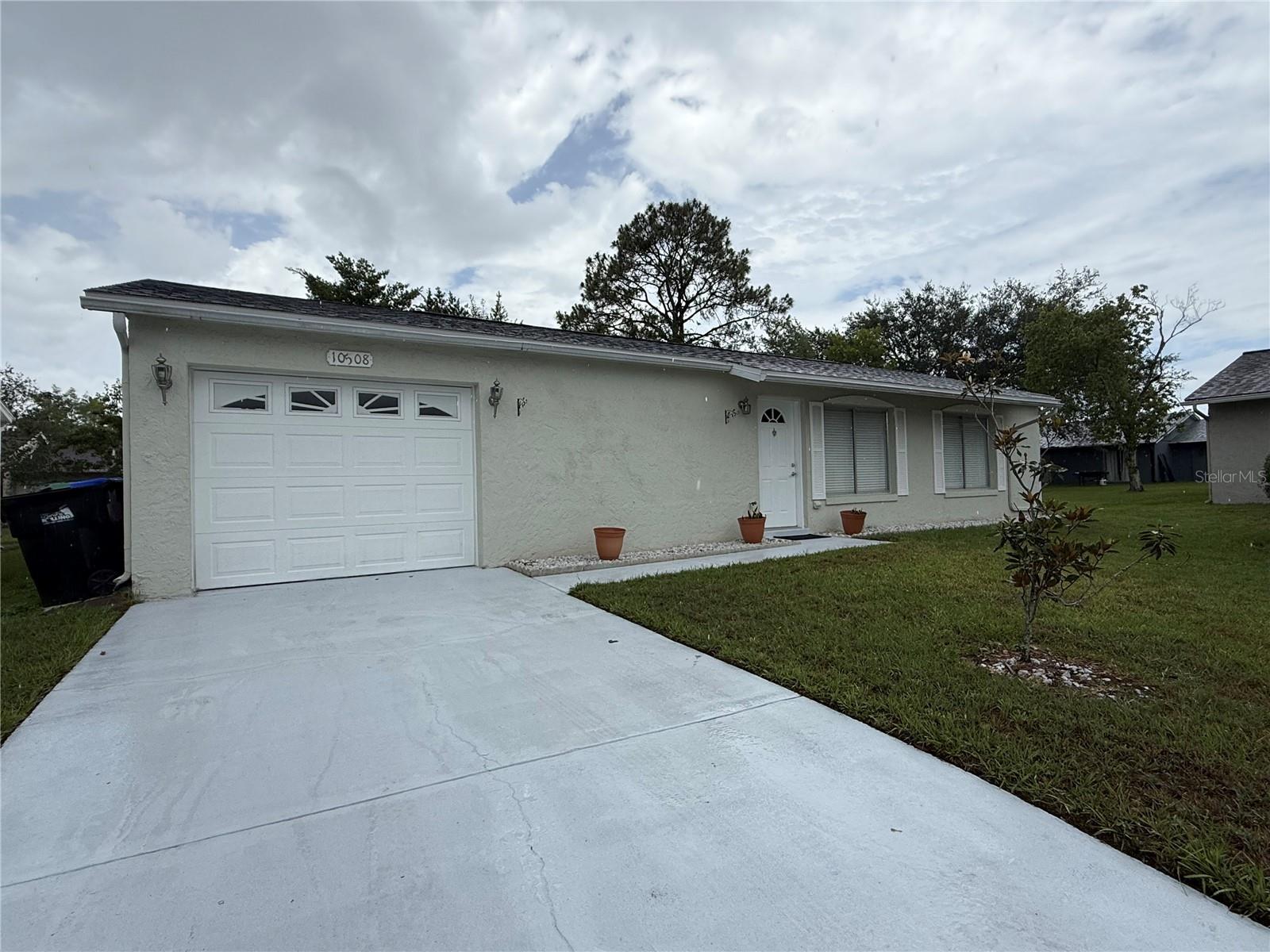 LAKE RIDGE VILLAGE - Residential