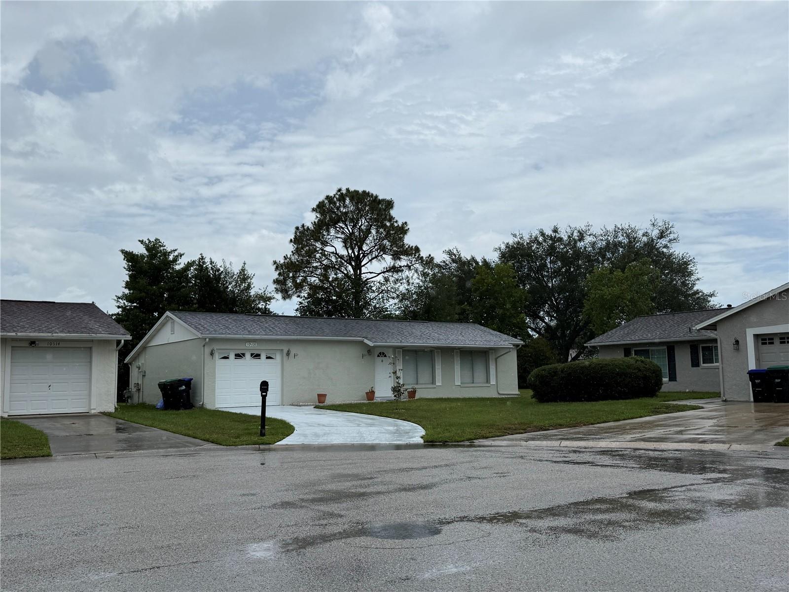 LAKE RIDGE VILLAGE - Residential