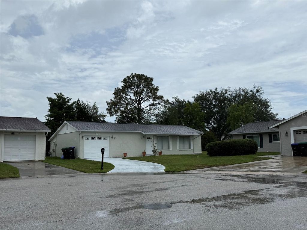 Photo of 10508 Linger Lane, Orlando, FL 32821 (MLS # S5151013)