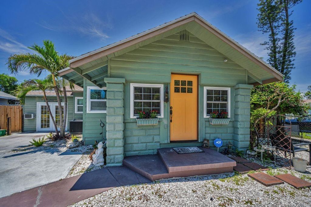 Photo of 1801 52nd Street S, Gulfport, FL 33707 (MLS # TB8402329)