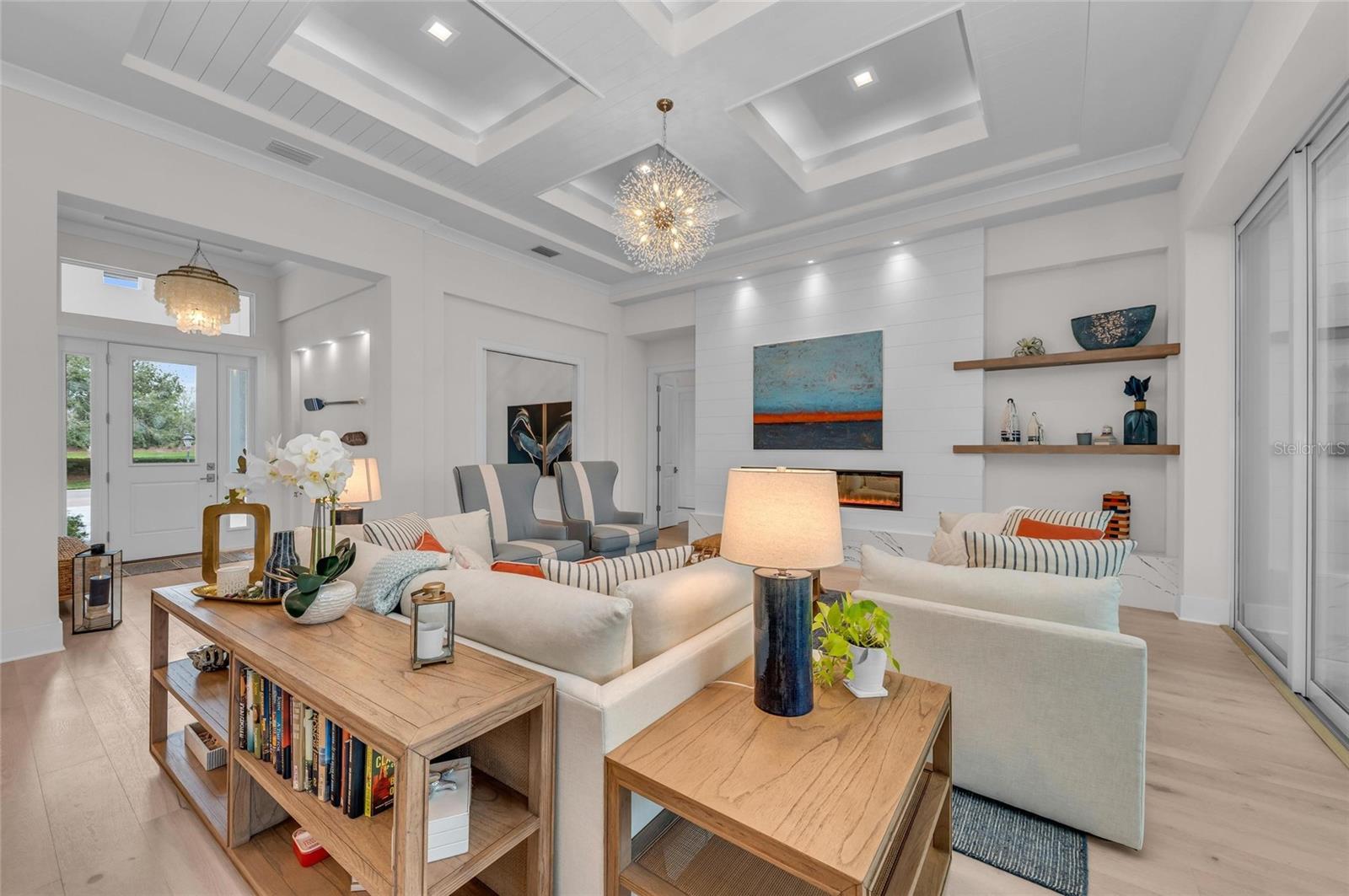 FOUNDERS CLUB - Residential