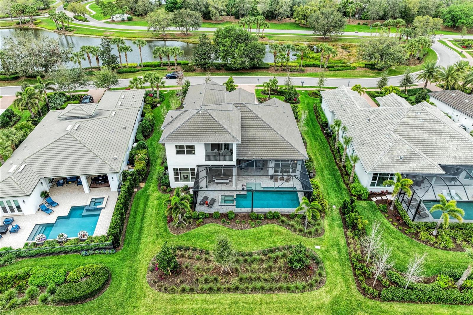 FOUNDERS CLUB - Residential