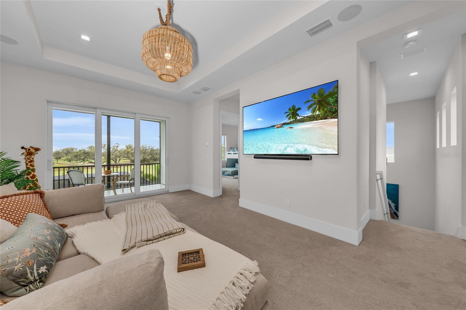 FOUNDERS CLUB - Residential