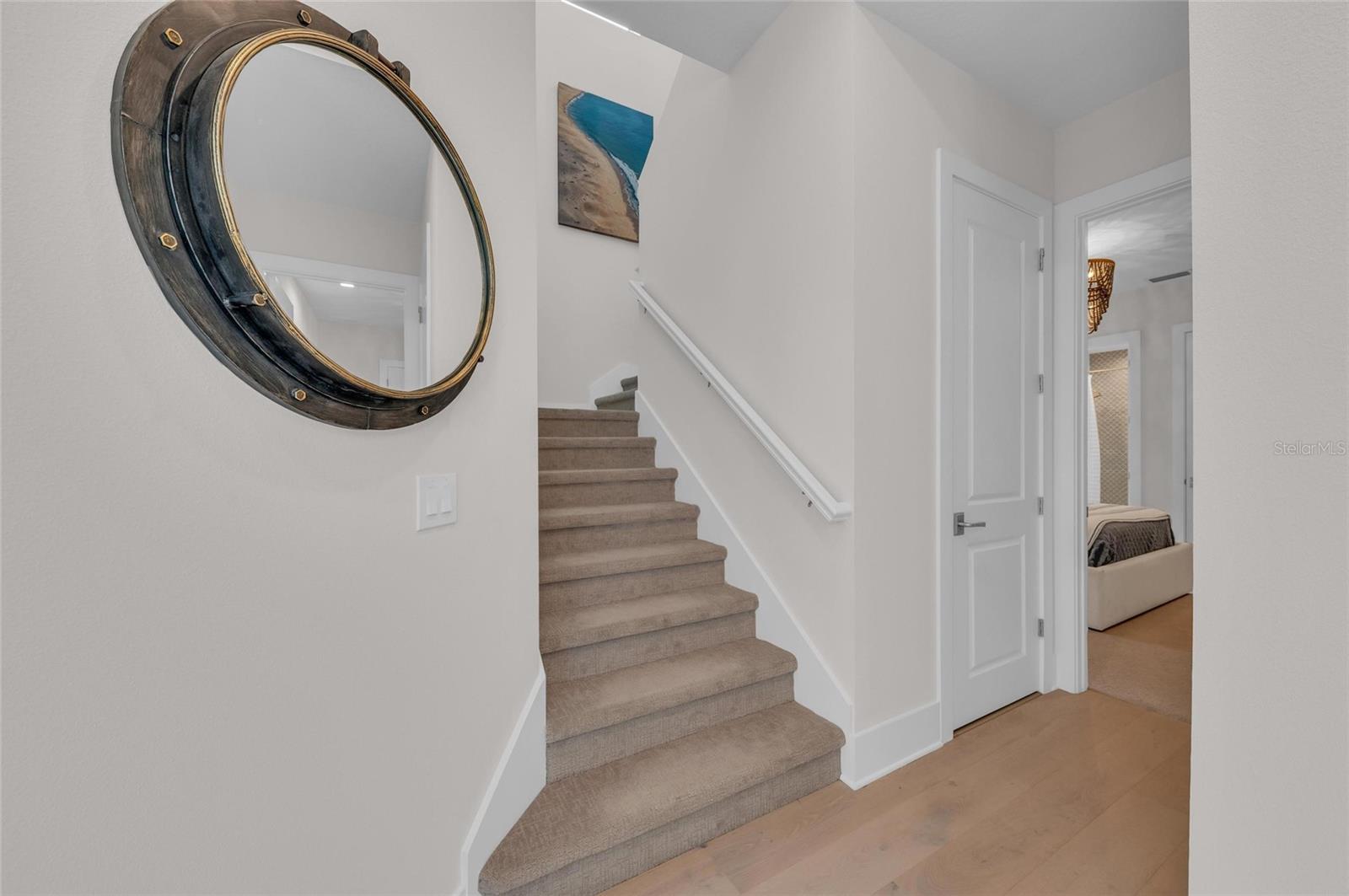 FOUNDERS CLUB - Residential