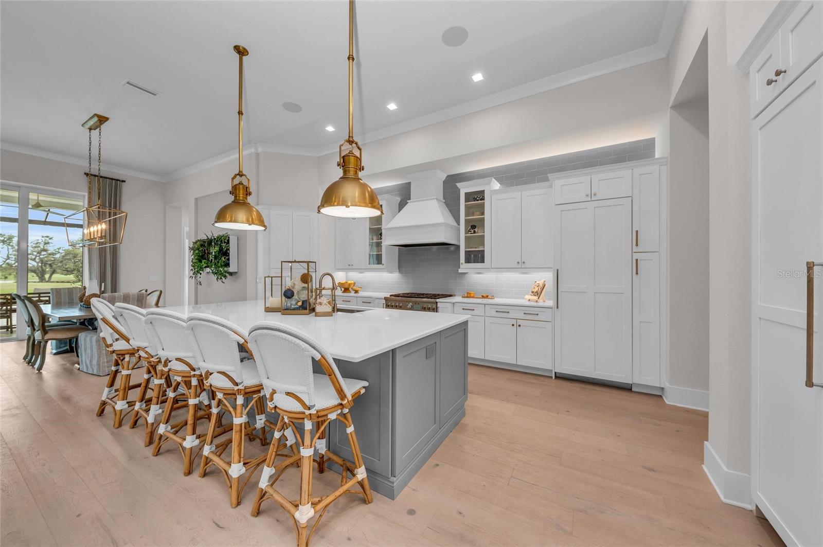 FOUNDERS CLUB - Residential