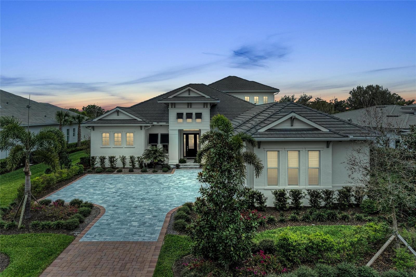 FOUNDERS CLUB - Residential