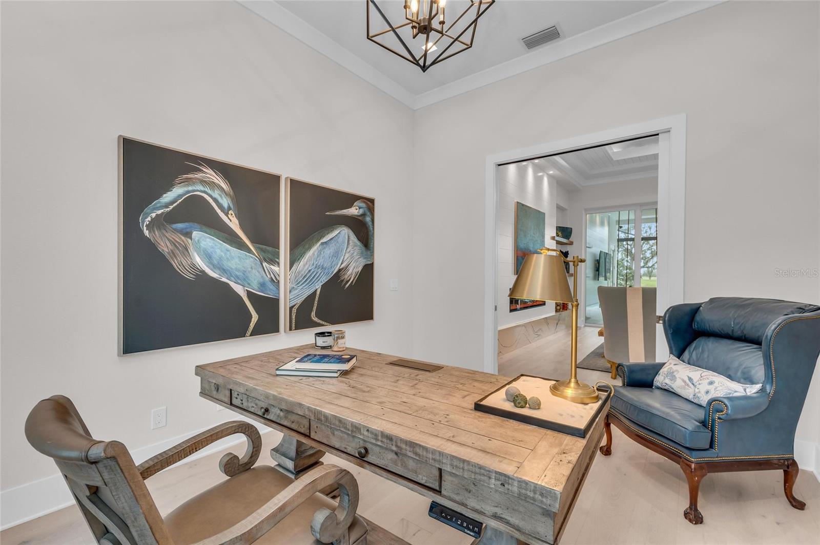 FOUNDERS CLUB - Residential