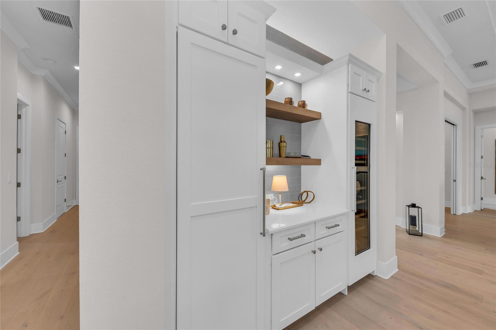 FOUNDERS CLUB - Residential