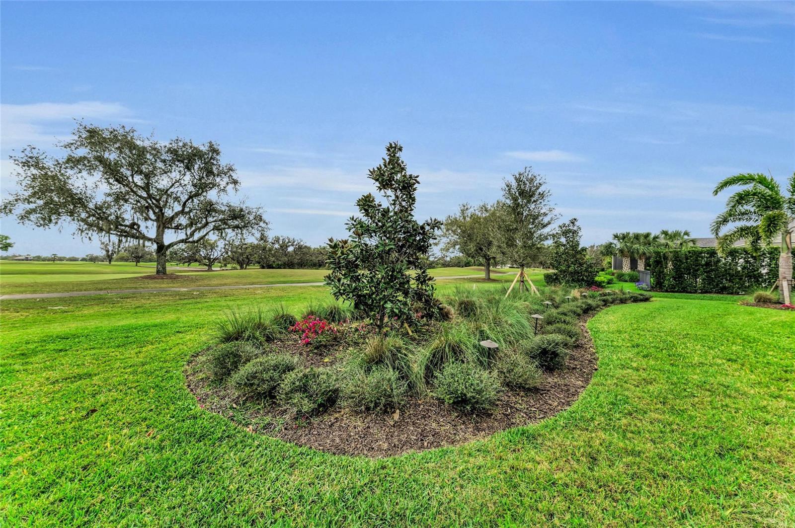 FOUNDERS CLUB - Residential