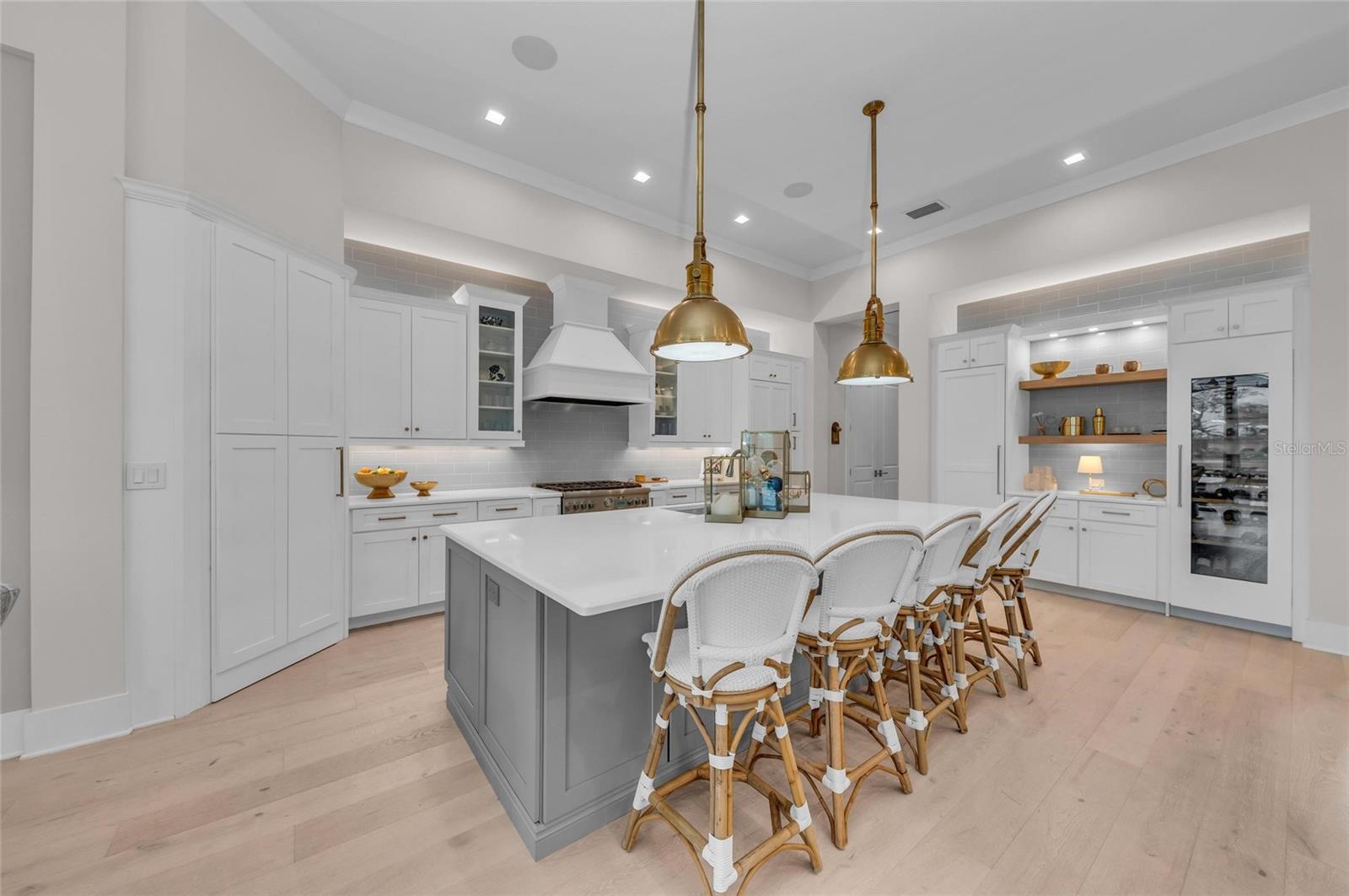 FOUNDERS CLUB - Residential