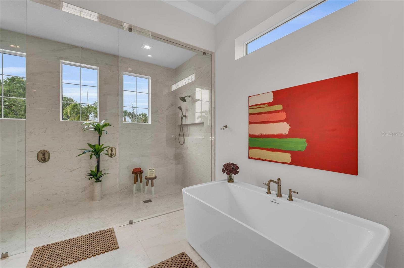 FOUNDERS CLUB - Residential