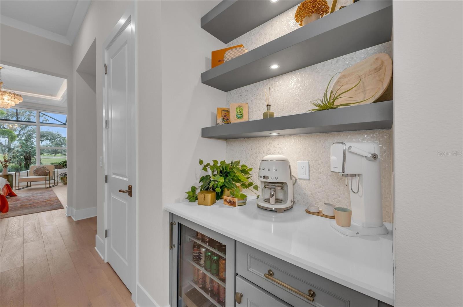 FOUNDERS CLUB - Residential