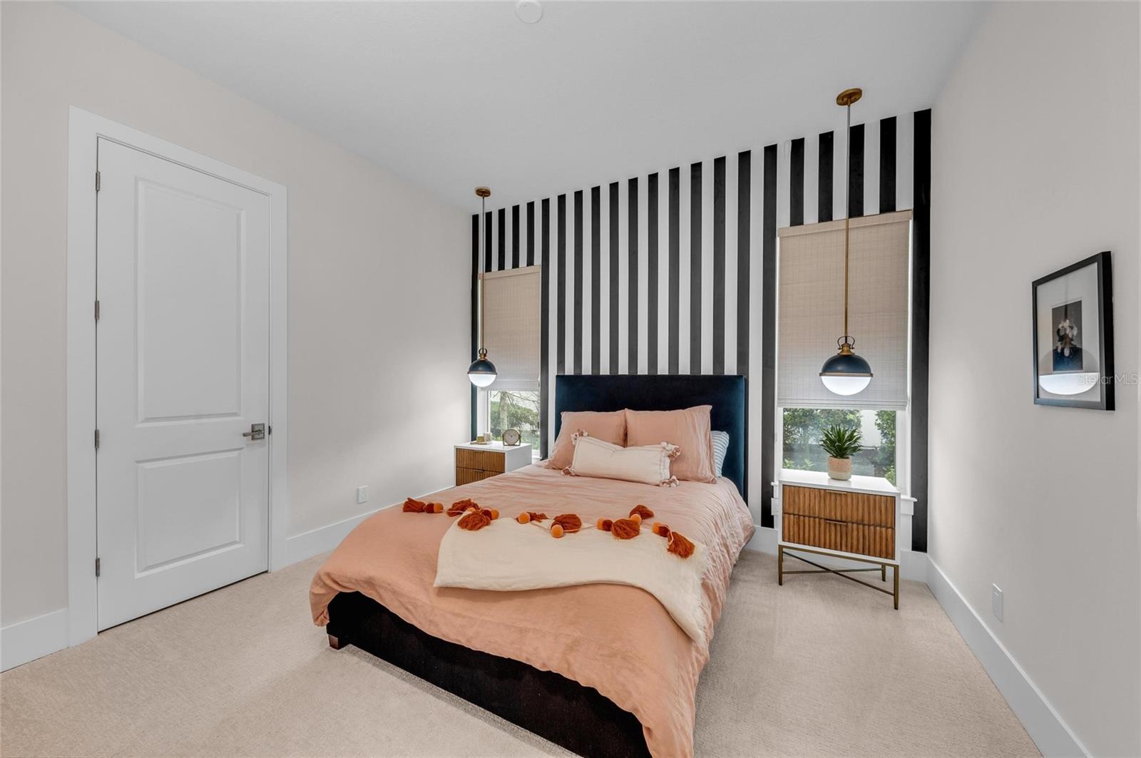 FOUNDERS CLUB - Residential