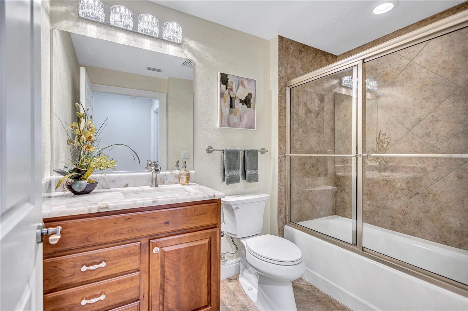 BAY CLUB PH II - Residential