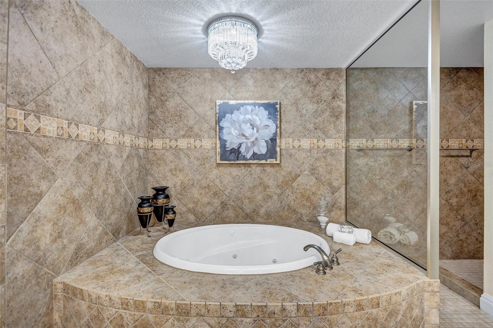 BAY CLUB PH II - Residential