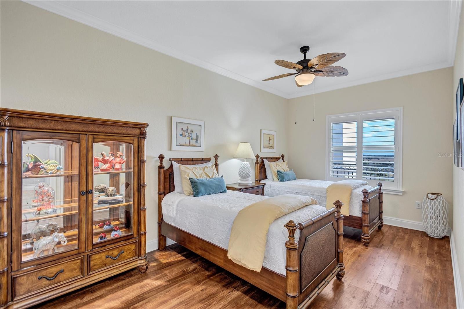 BAY CLUB PH II - Residential