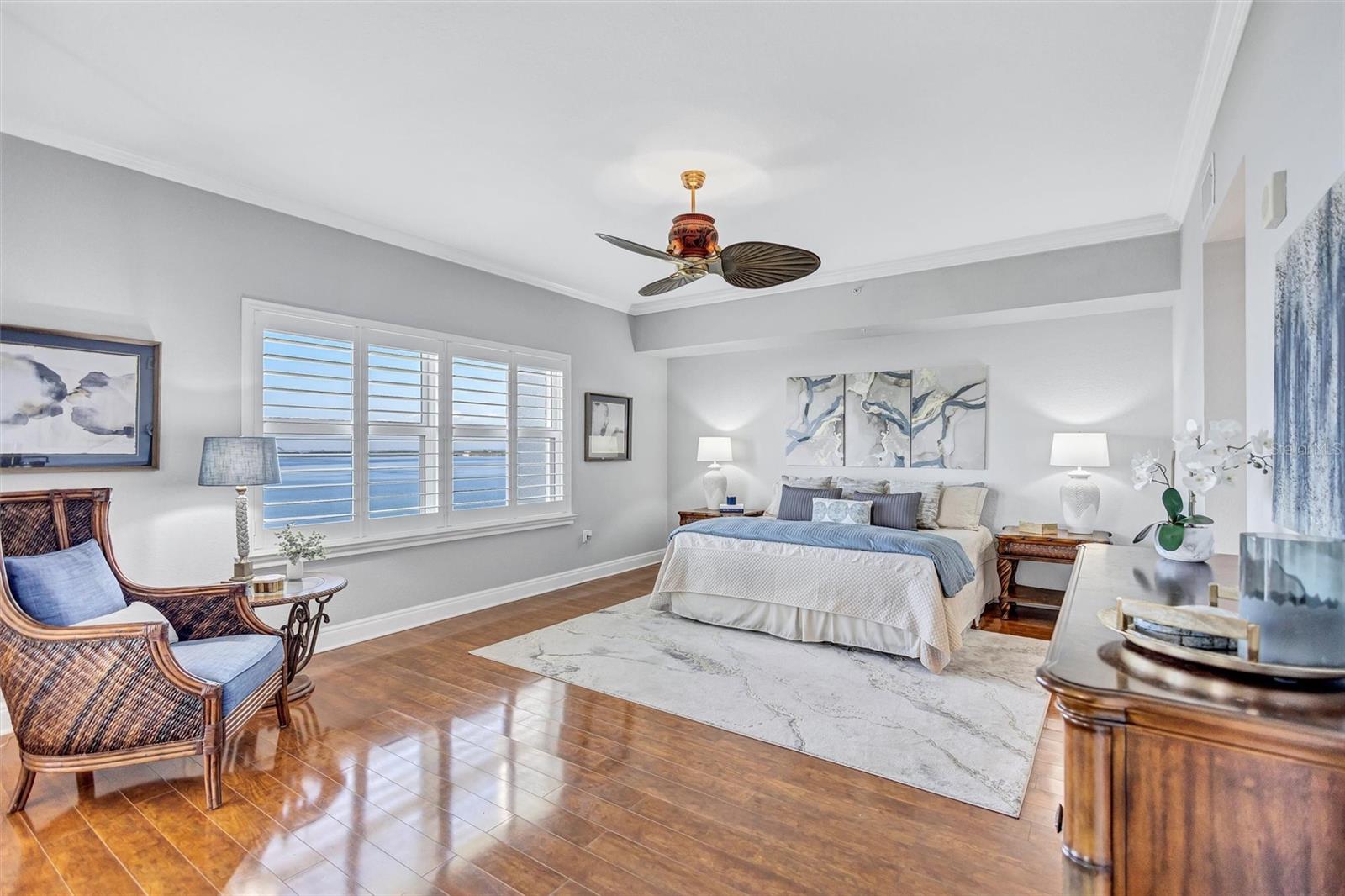 BAY CLUB PH II - Residential