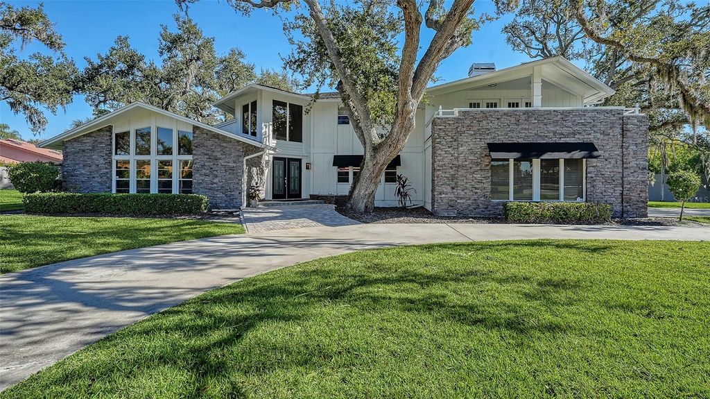 Photo of 3783 Beneva Oaks Boulevard, Sarasota, FL 34238 (MLS # A4680907)