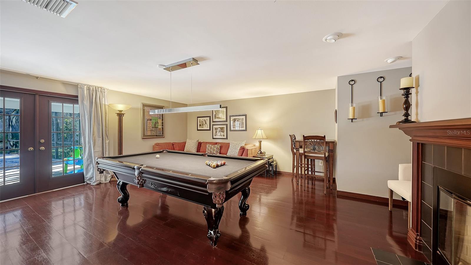 BENEVA OAKS - Residential