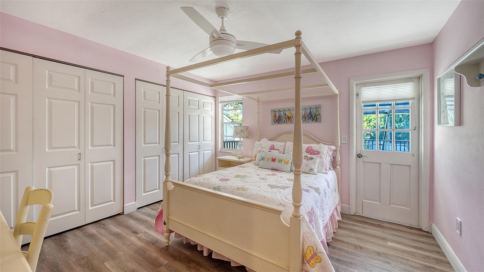 BENEVA OAKS - Residential