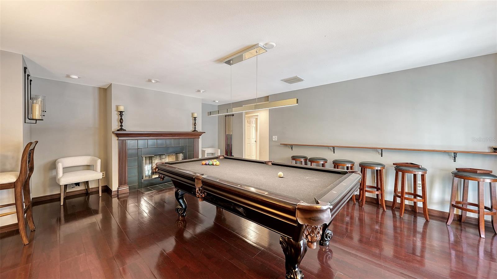 BENEVA OAKS - Residential