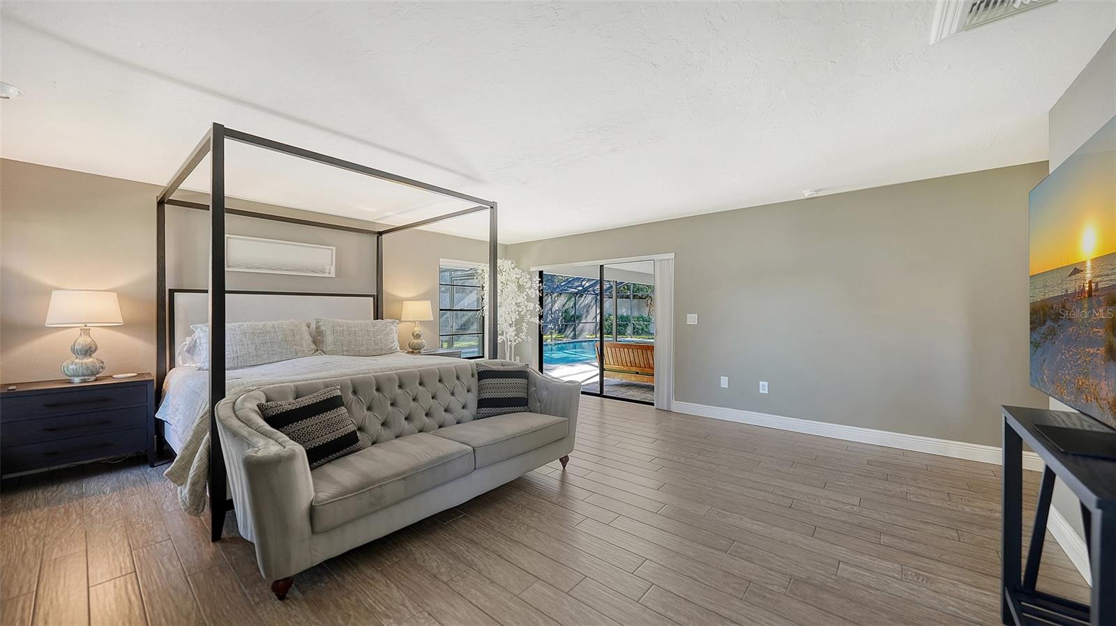 BENEVA OAKS - Residential