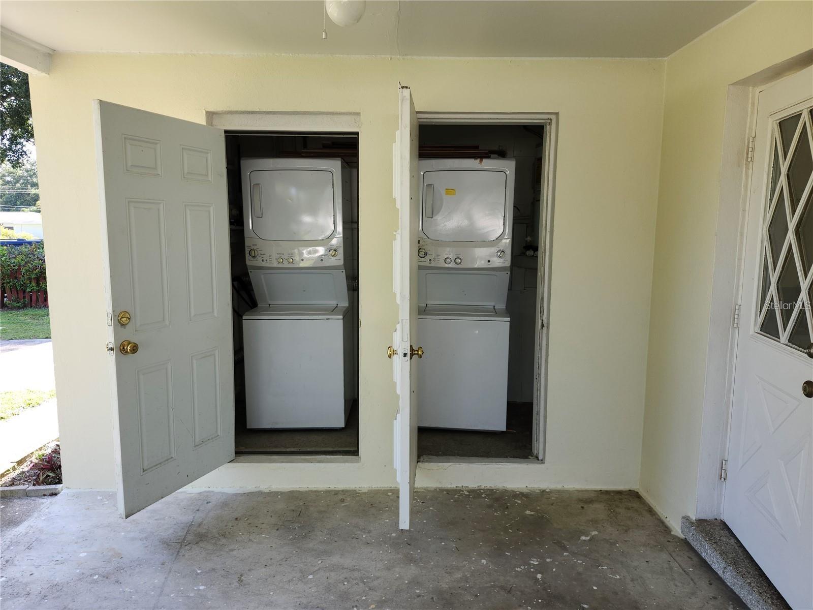 DEL ORO GARDENS - Residential Lease