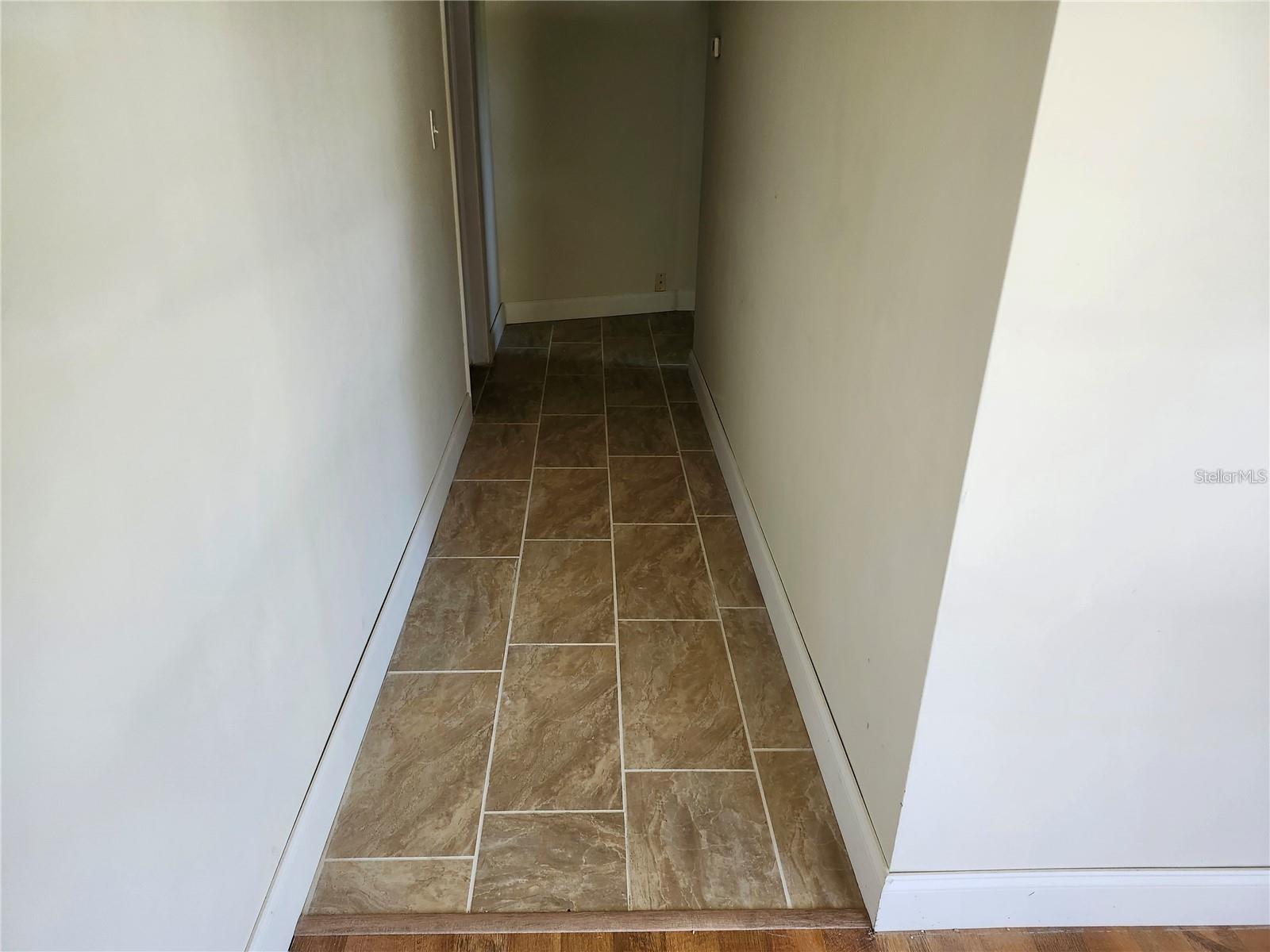 DEL ORO GARDENS - Residential Lease