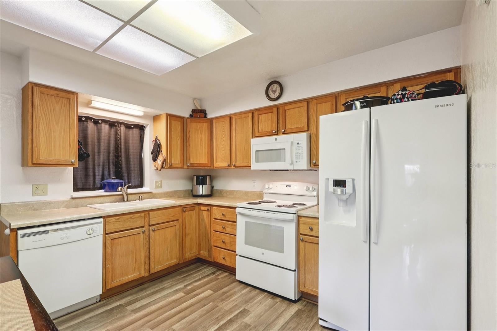 CRESTWOOD - Residential