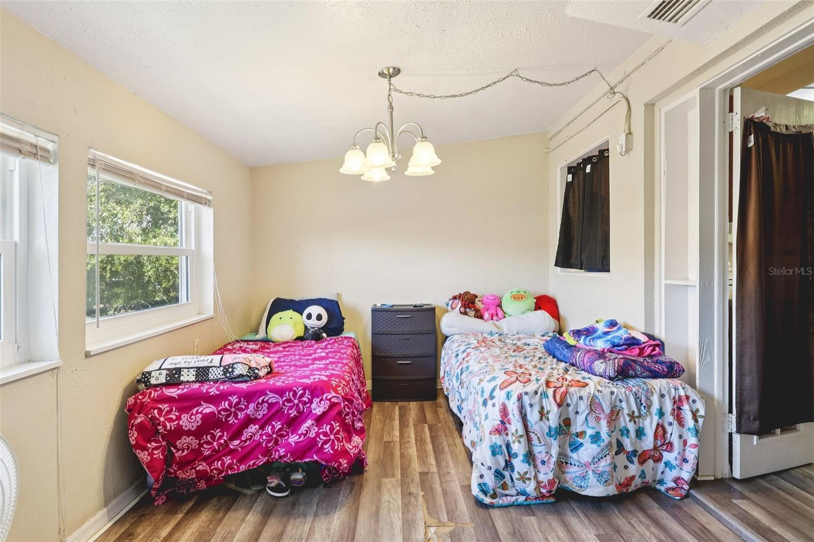 CRESTWOOD - Residential