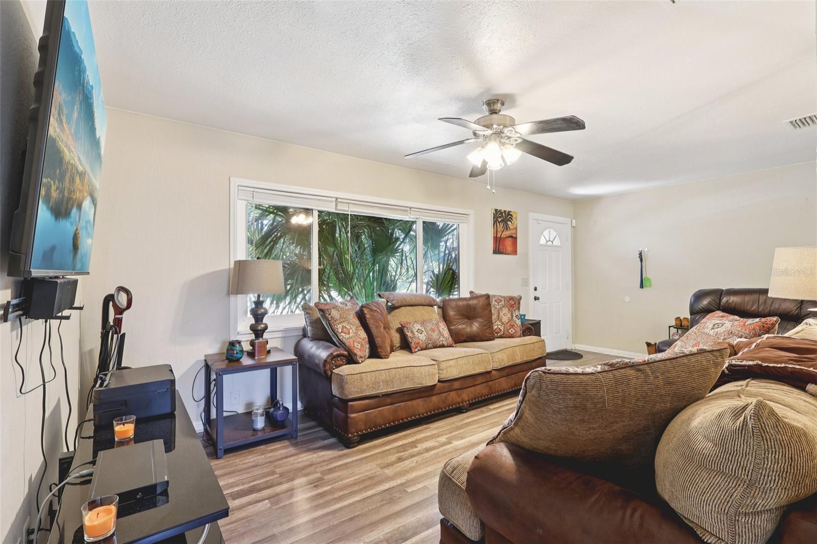 CRESTWOOD - Residential