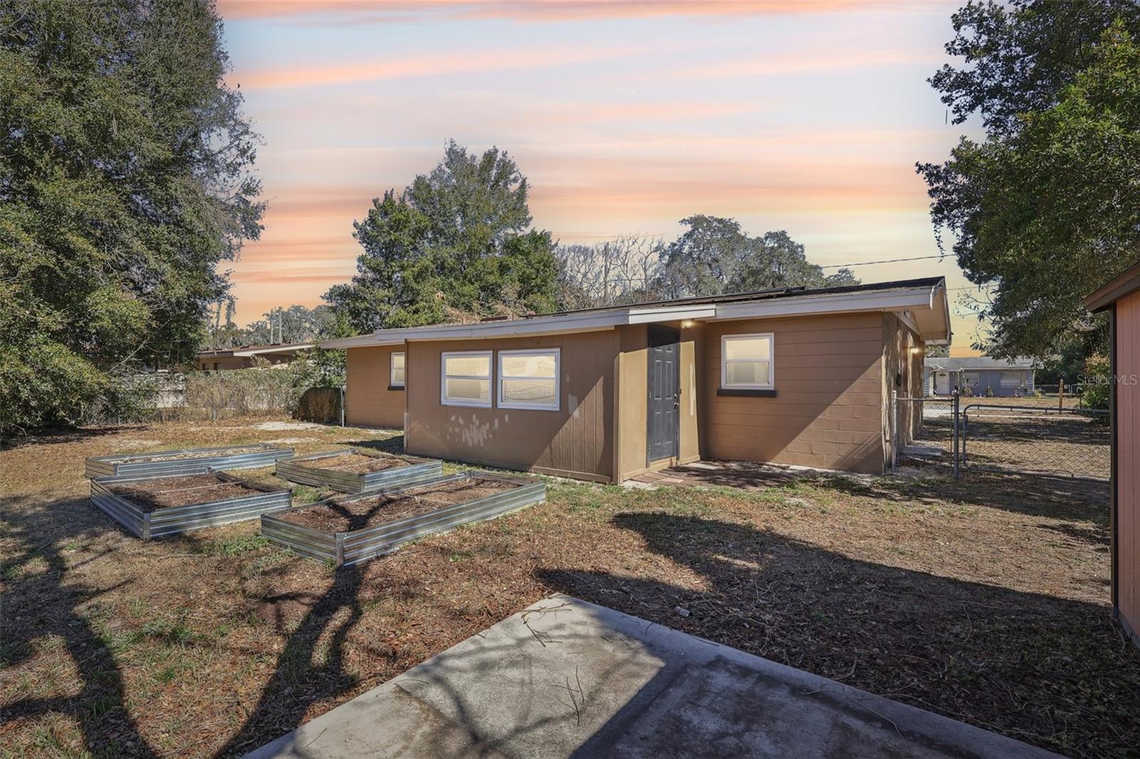 CRESTWOOD - Residential