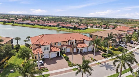 Photo of 23160 Banbury Way #102, Venice, FL 34293 (MLS # N6145651)