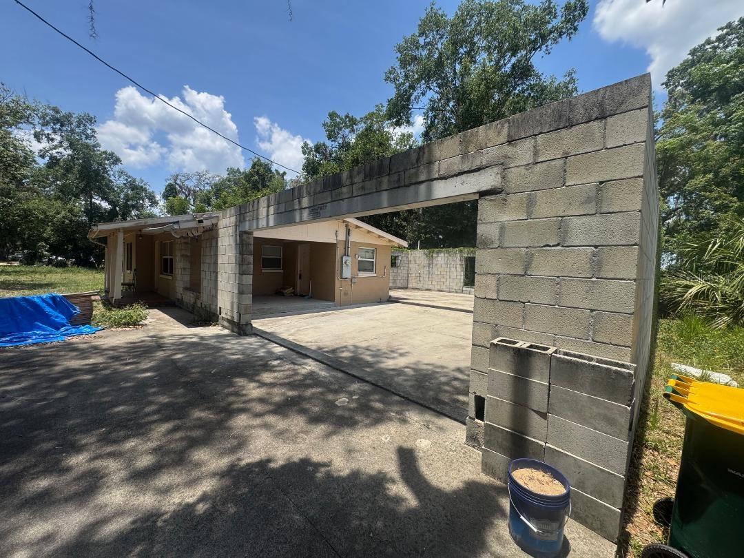 625 E JACKSON AVENUE