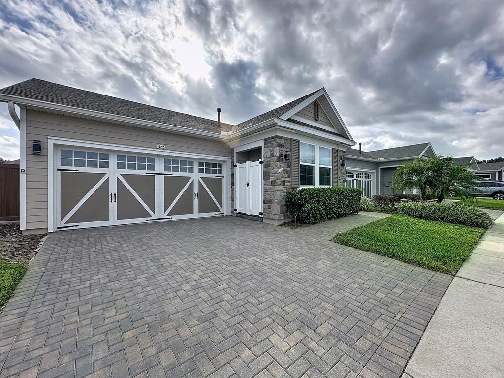 Photo of 422 Alcove Drive, Groveland, FL 34736 (MLS # G5106900)