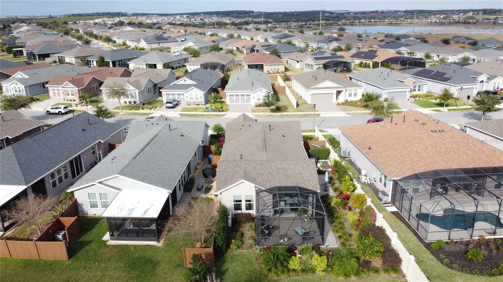 CASCADES/GROVELAND PH 6 - Residential