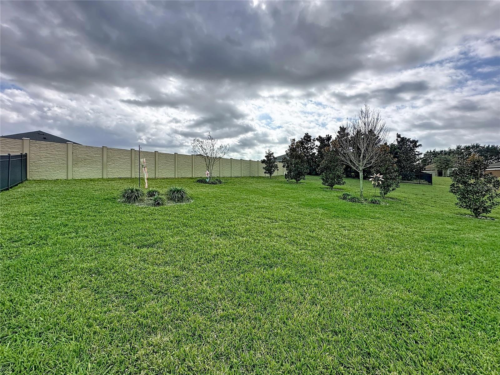 CASCADES/GROVELAND PH 6 - Residential