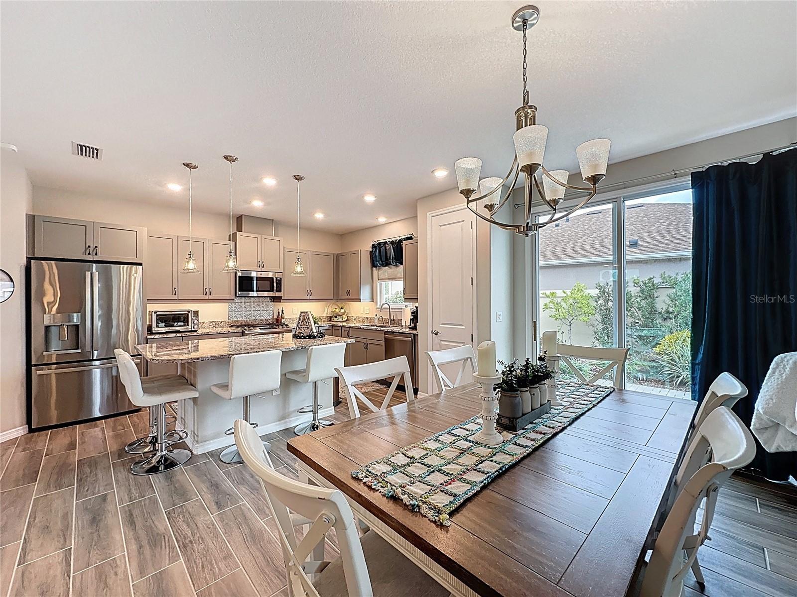 CASCADES/GROVELAND PH 6 - Residential